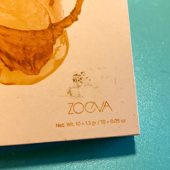 Zoeva naturally yours eyeshadow kit - Picture 3 of 3